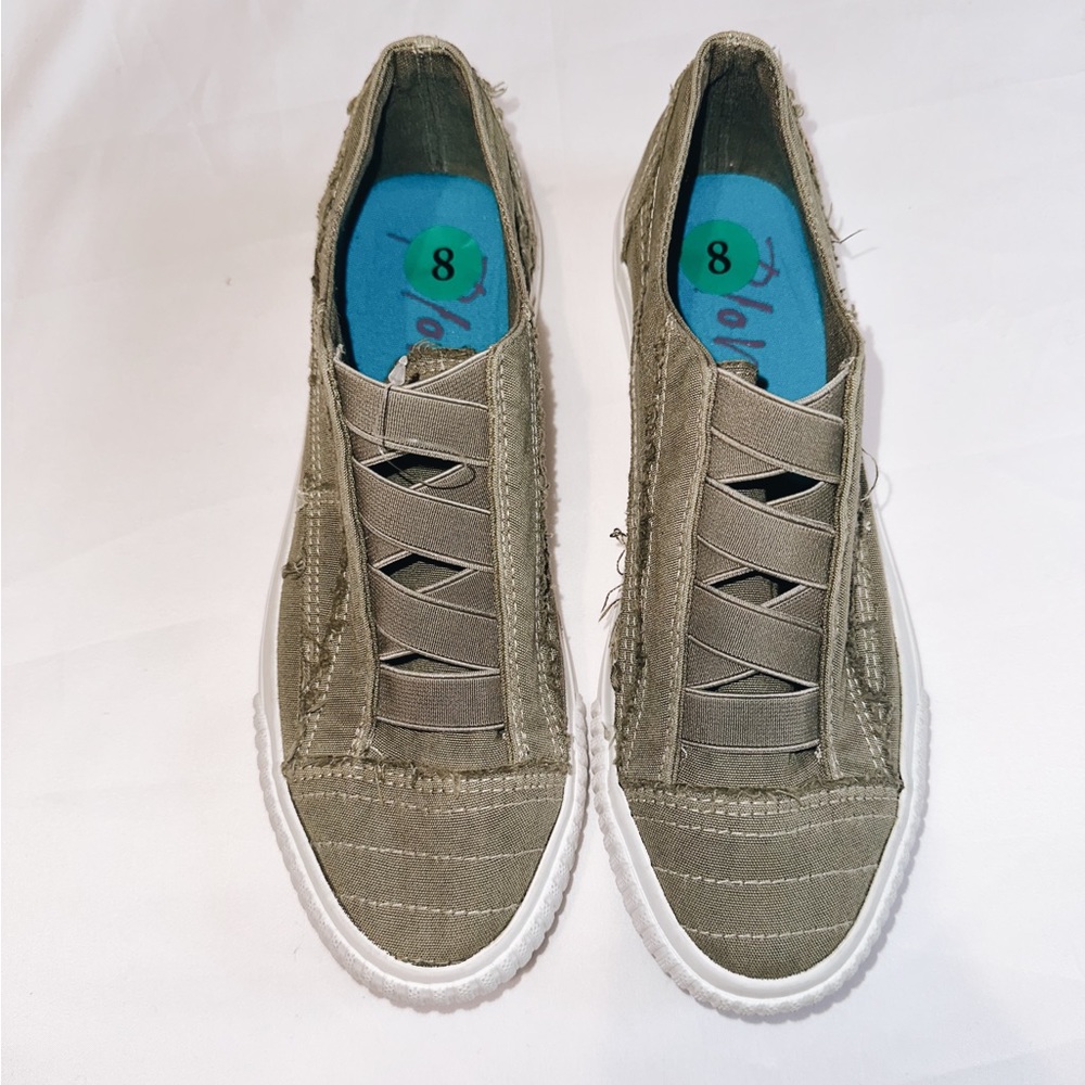 Blowfish ®️Marley slip_on sneakers. Curvas upper, easy slip _on